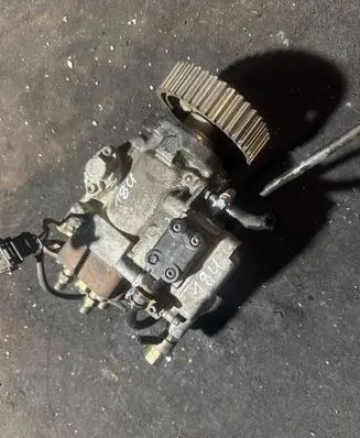 Renault Megane I Fuel injection high pressure pump 0460414993 7700870130