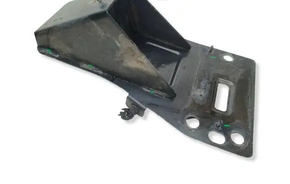 Alfa Romeo Giulia Front bumper mounting bracket 