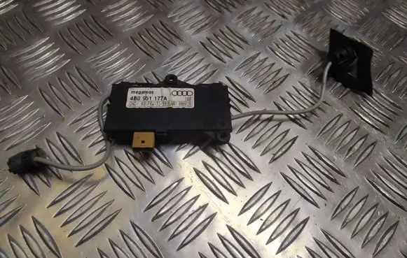 Audi A6 S6 C5 4B Alarm control unit/module 4B0951177A 70103057 000018