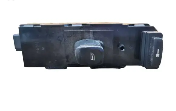Volvo XC70 Electric window control switch 30658147 03W48E
