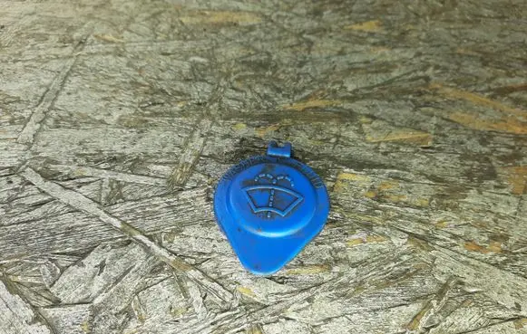 KIA Rio Windshield washer fluid reservoir/tank