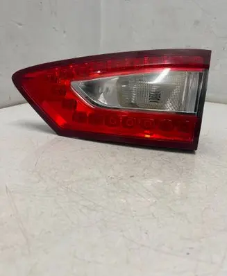 Tailgate rear/tail lights