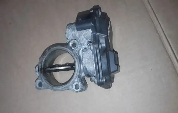 BMW 3 E90 E91 Throttle valve 1354781075202 10378517