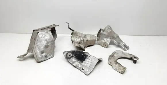 Volvo XC70 Heat shield in engine bay 30757296 30779257 31293377