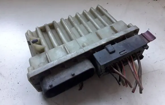 Opel Zafira A Fan control module 