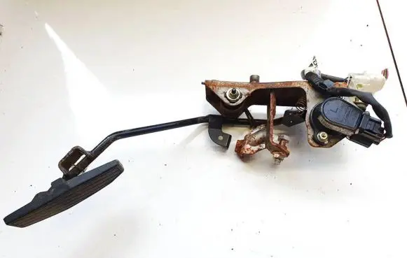 Mazda Premacy Accelerator throttle pedal cb0541ac0 cb05-41-ac0