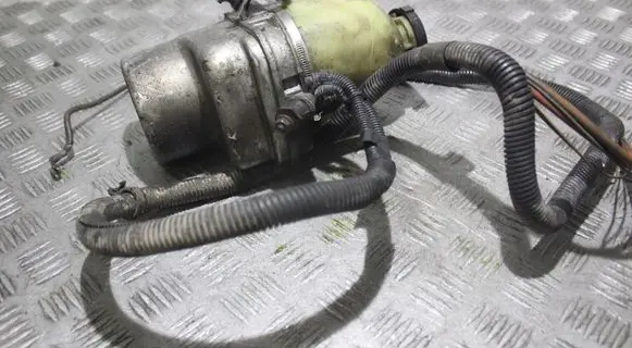 Opel Astra H Power steering pump