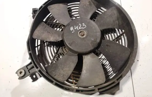 Mitsubishi Pajero Sport I Radiator cooling fan shroud
