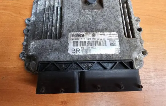 Opel Zafira B Engine control unit/module 0281012549 55198922