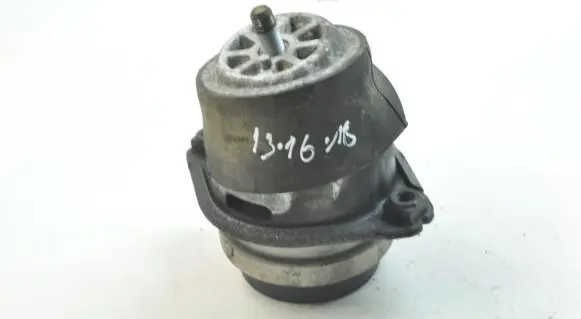 Porsche Cayenne (9PA) Engine mount bracket 94837505001