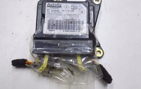 Peugeot 308 Airbag control unit/module 9673383480