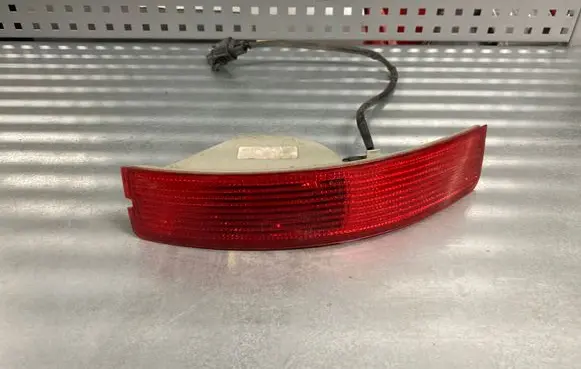 Volvo XC90 Third/center stoplight 020002