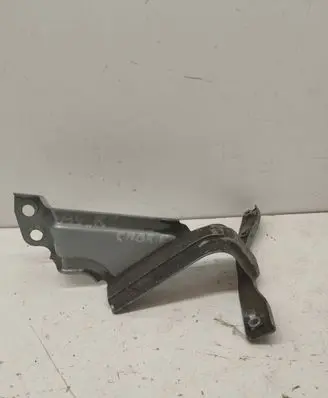 Audi A4 S4 B6 8E 8H Fender mounting bracket 8H0821135