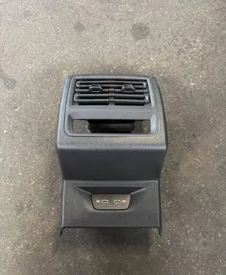 Volkswagen Golf VIII Rear air vent grill 5H0819203