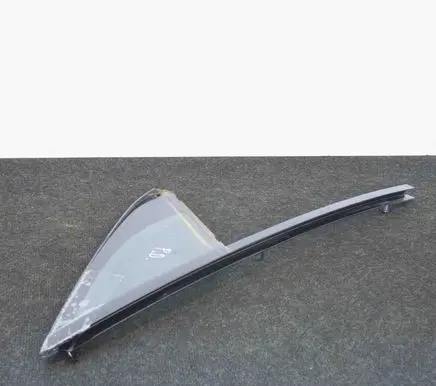 Audi Q7 4M Front door vent window glass four-door 4M0845114A