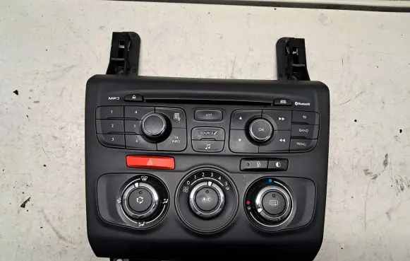 Citroen C4 II Climate control unit 98040764ZD