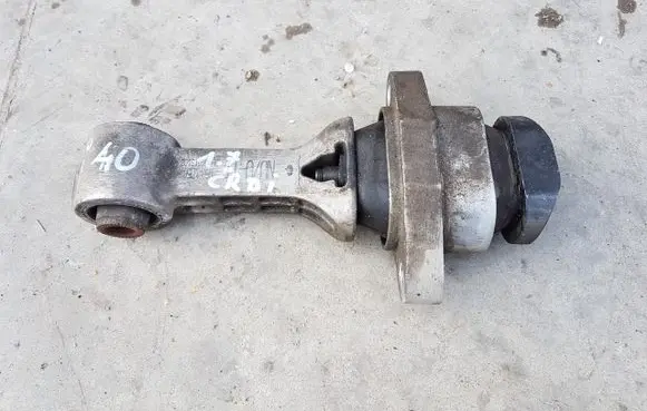 Hyundai i40 Gearbox mounting bracket 