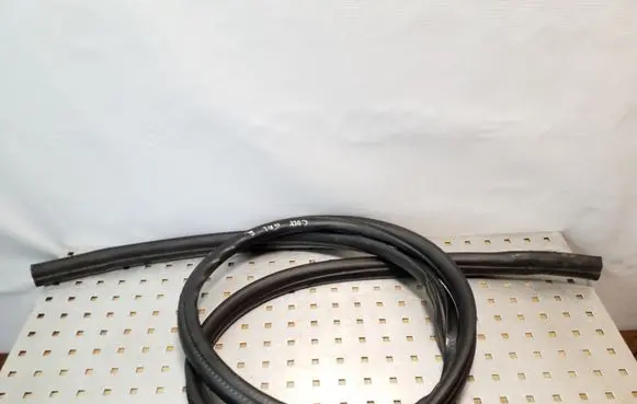 Mitsubishi Colt Rear door rubber seal (on body) 