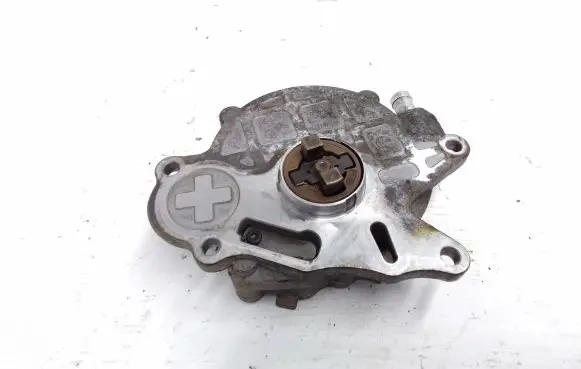 Skoda Fabia Mk2 (5J) Vacuum pump 03L145100G