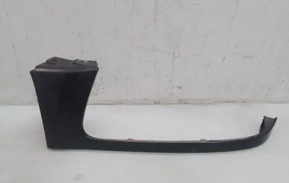 Under headlight/headlamp trim
