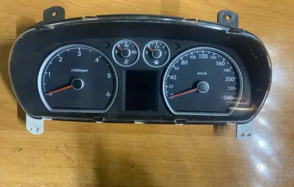 Hyundai i30 Speedometer (instrument cluster) 940332R200 11001765601U C68