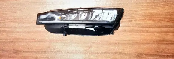 Skoda Octavia Mk4 Headlight/headlamp 5E4941015