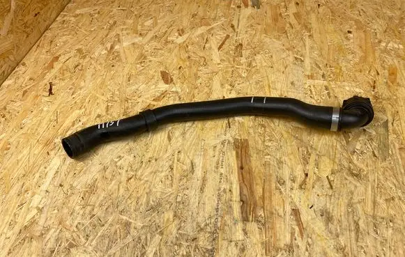 Volvo XC40 Engine coolant pipe/hose 32222081