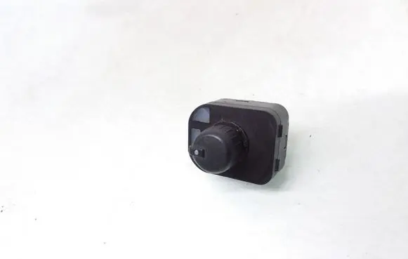 Wing mirror switch