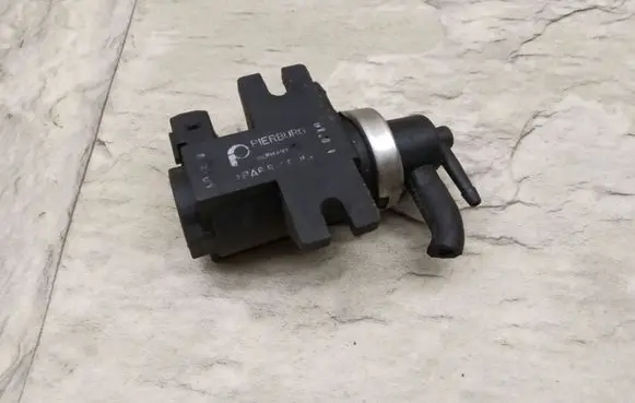 Mitsubishi Carisma Turbo solenoid valve 30618057