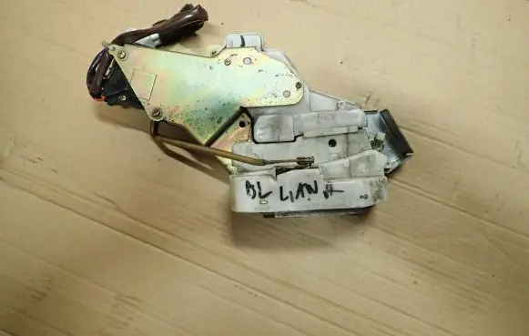 Suzuki Liana Rear door lock