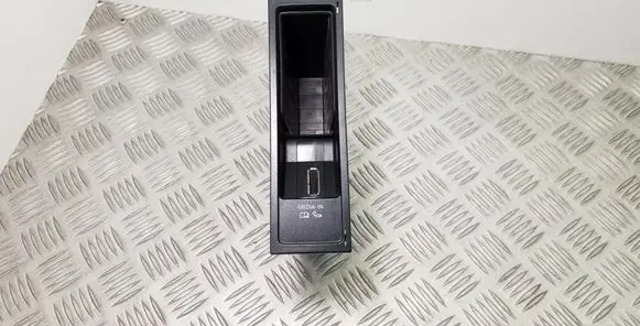 Volkswagen PASSAT B7 Head unit multimedia control 5N0035341H 5N0035342G