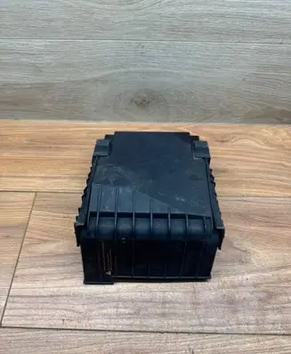 Volkswagen Golf V Battery box tray cover/lid 1K0937132F