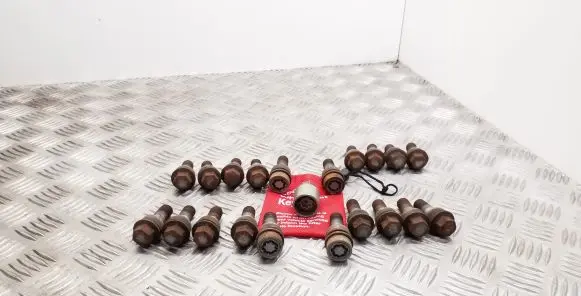 Audi Q3 8U Nuts/bolts 