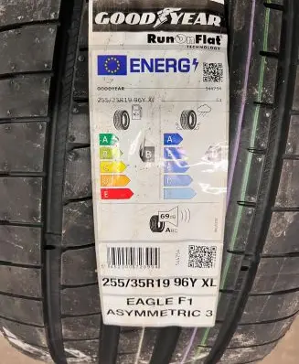 BMW 4 F32 F33 R19 summer tire 30197506 5544754