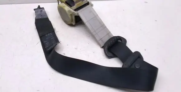 Opel Vectra B Front seatbelt 90462770 0596