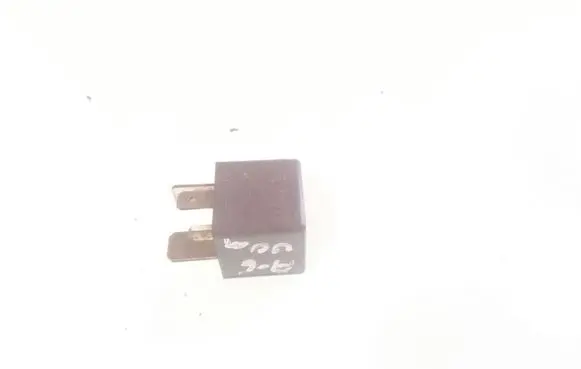 Audi A6 S6 C5 4B Other relay 8D0951253