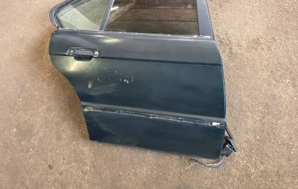 BMW 5 E34 Rear door