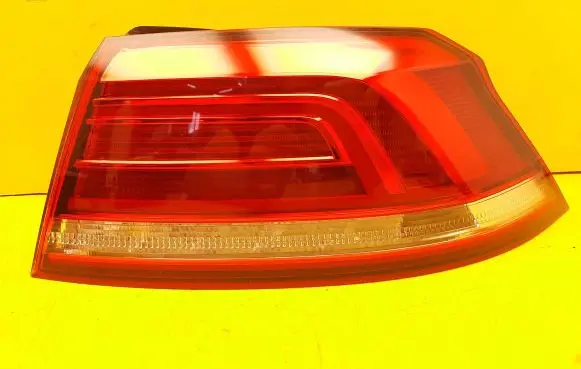 Volkswagen PASSAT B8 Rear/tail lights