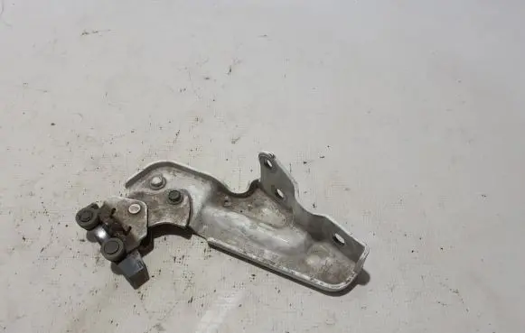 Nissan NV200 Sliding door lower roller guide/hinge 82420JX00B