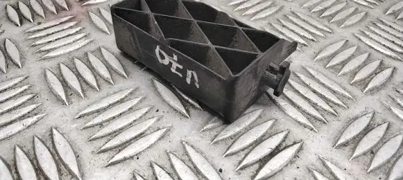 Volvo V70 Radiator mount bracket 31368196