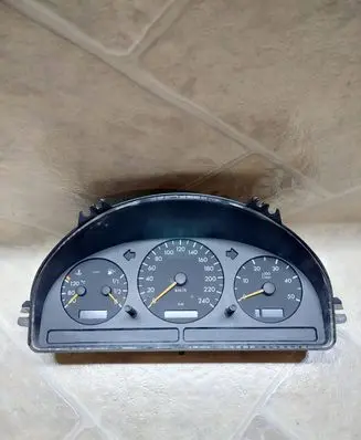 Speedometer (instrument cluster)