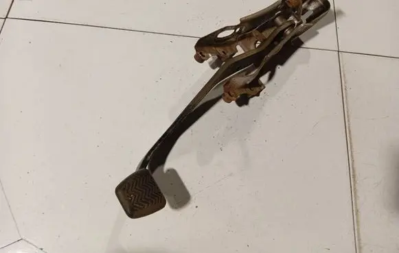 Toyota Auris 150 Brake pedal 