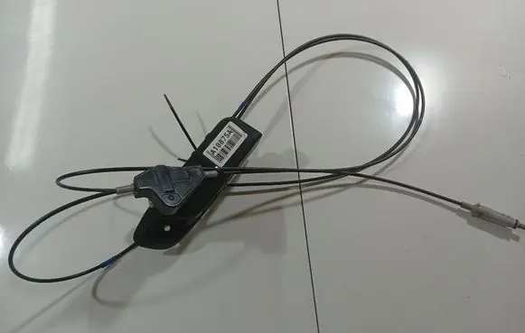 Toyota Auris 150 Fuel tank opening switch 