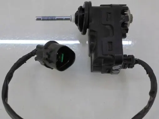 Hyundai i30 Headlight level adjustment motor 
