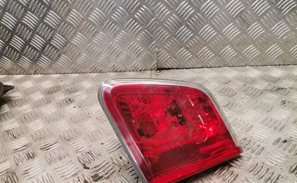 Toyota Avensis T270 Tailgate rear/tail lights 8158005100