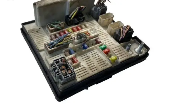 Nissan Qashqai Fuse box set 8200481866 519158091