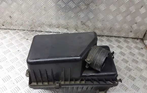 KIA Carens I Air filter box 0K2KB13320