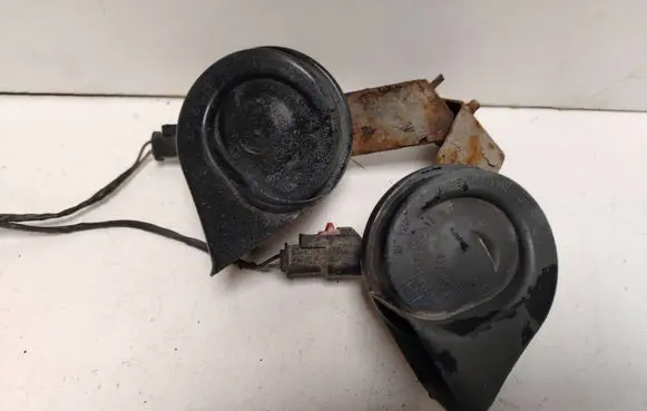 Chrysler Voyager Horn signal 703881157