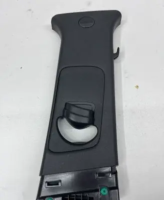 Hyundai Tucson TL (B) pillar trim (top) 85840