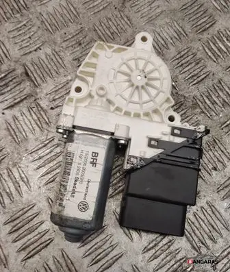 Skoda Octavia Mk2 (1Z) Rear door window regulator motor 996645101